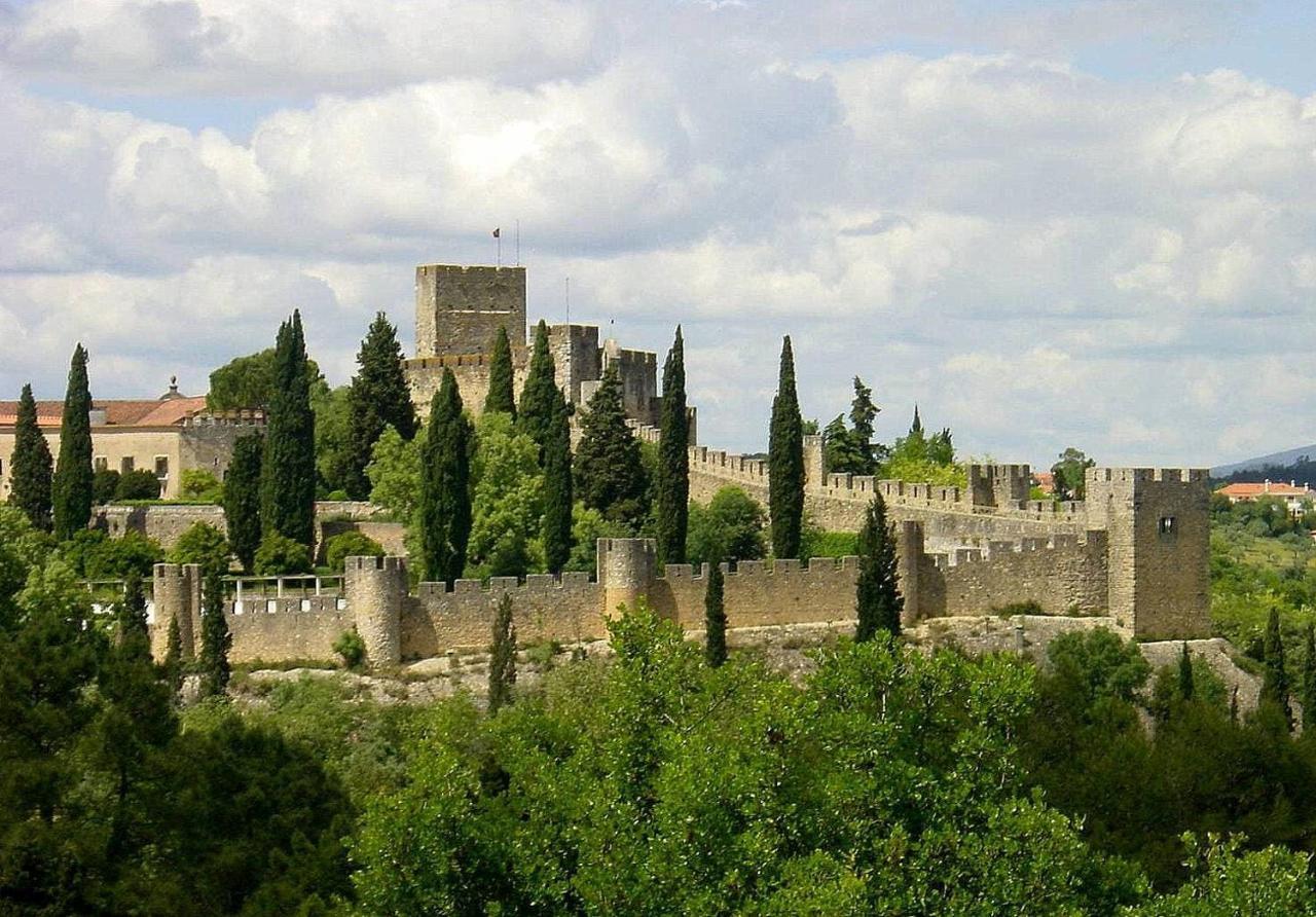 Апартаменты Castle, Terrace And Relax Томар Экстерьер фото